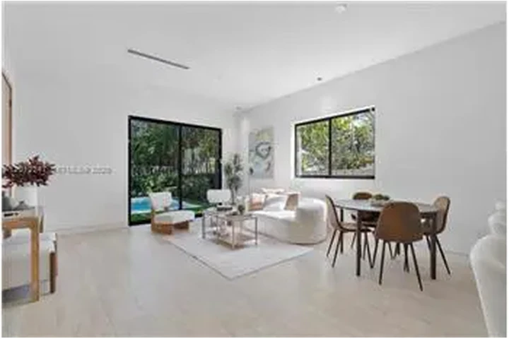 $8500 : Rental property with 4 bedro image 7