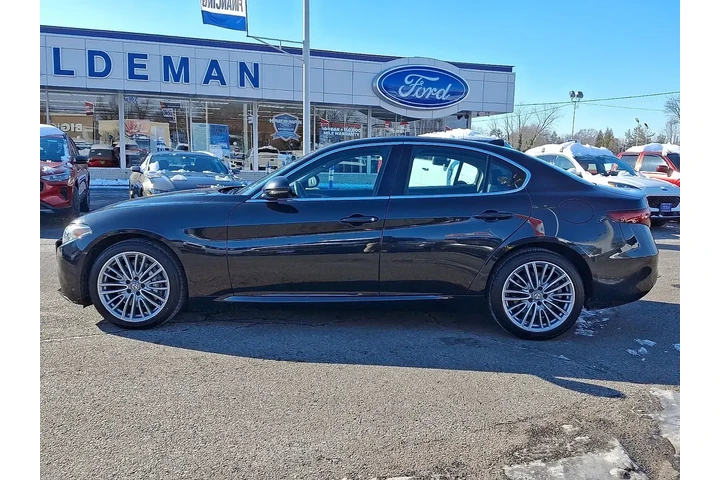 $16995 : Alfa Romeo Giulia 2017 AWD T image 4