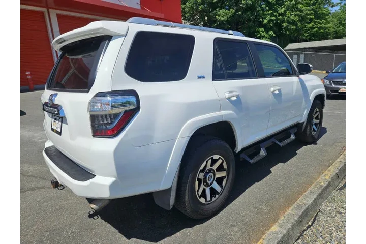 $28999 : 2017 4Runner SR5 Premium image 6