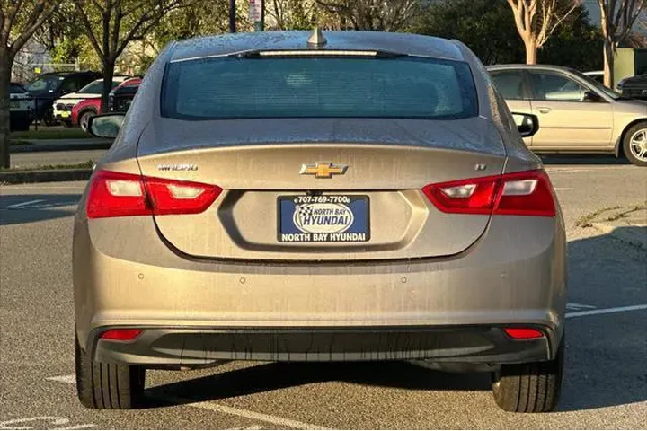 $17490 : Chevrolet Malibu 2024 LT 4dr image 5