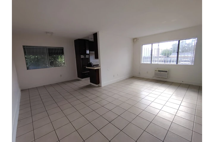$1600 : APT DE 1 REC EN N. HOLLYWOOD image 2