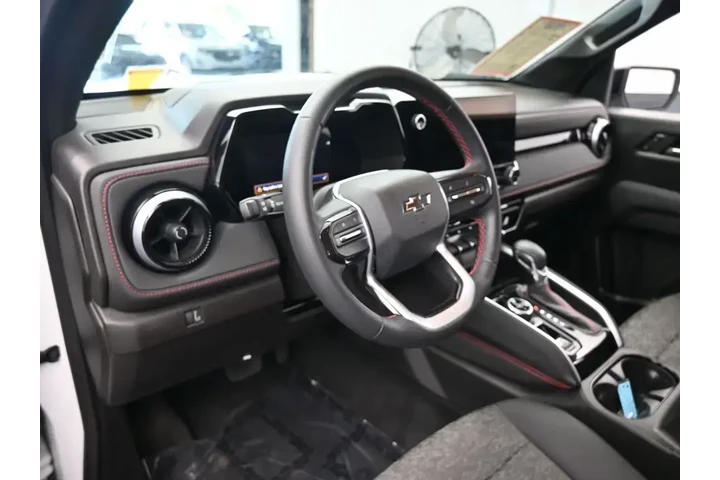 $33989 : Chevrolet Colorado 2023 4x4 image 10