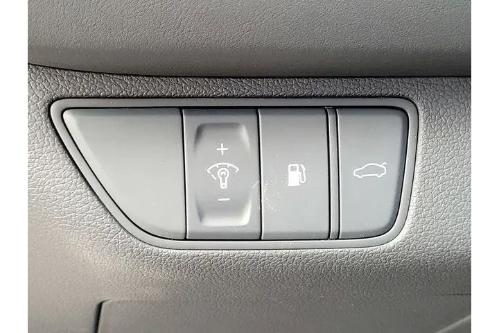 $34800 : Genesis G70 2025 2.5T Standa image 8