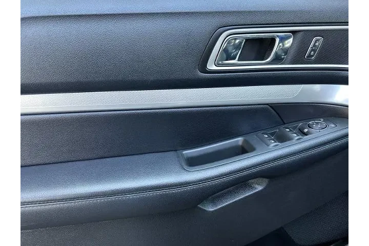 $14990 : Ford Explorer 2016 XLT 4dr S image 10