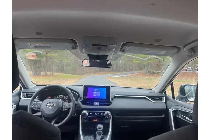 $34777 : Toyota RAV4 2025 AWD XLE 4dr image 10