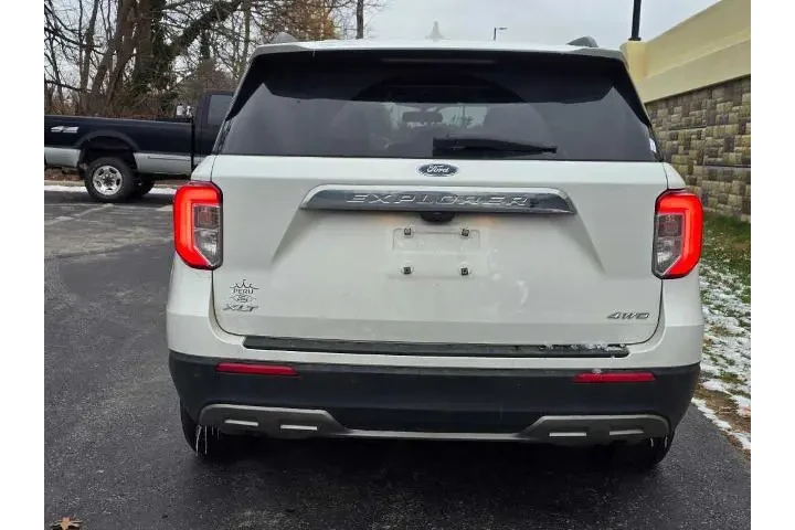 $18950 : Ford Explorer 2021 AWD XLT 4 image 10