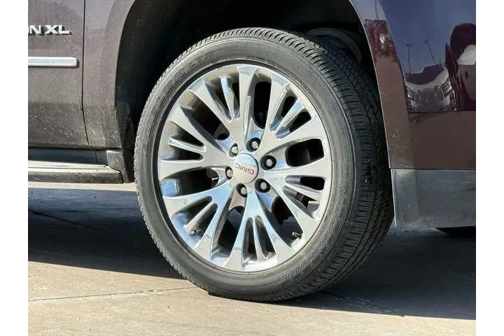 $16900 : GMC Yukon XL 2017 4x2 SLT 4d image 9