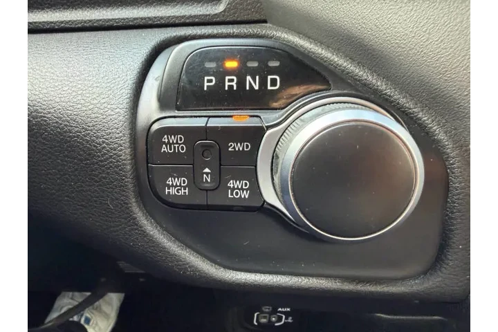$17999 : 2019 RAM 1500 Big Horn image 9