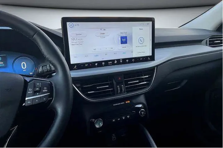 $25900 : Ford Escape Plug-In Hybrid 2 image 9