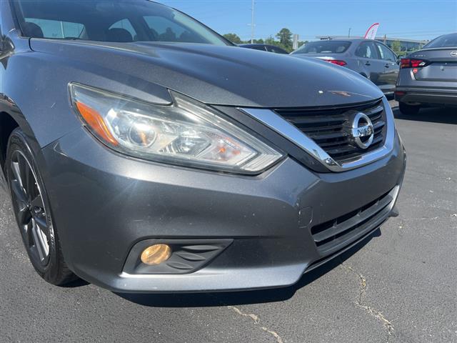$10000 : PRE-OWNED 2018 NISSAN ALTIMA image 9