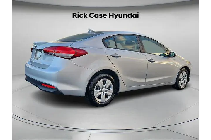 $12491 : Kia Forte 2018 LX 4dr Sedan image 7