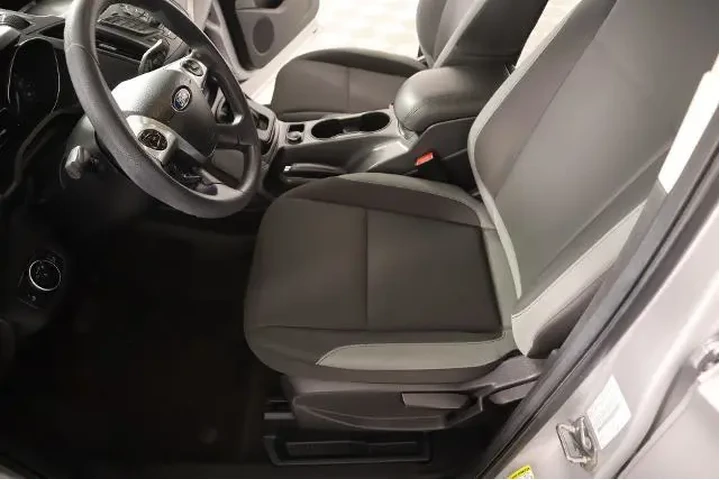 $12451 : Ford Escape 2016 S 4dr SUV image 10