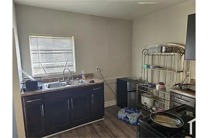 $1300 : Clean 1bd 1ba @Huntington image 2