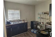 $1300 : Clean 1bd 1ba @Huntington thumbnail