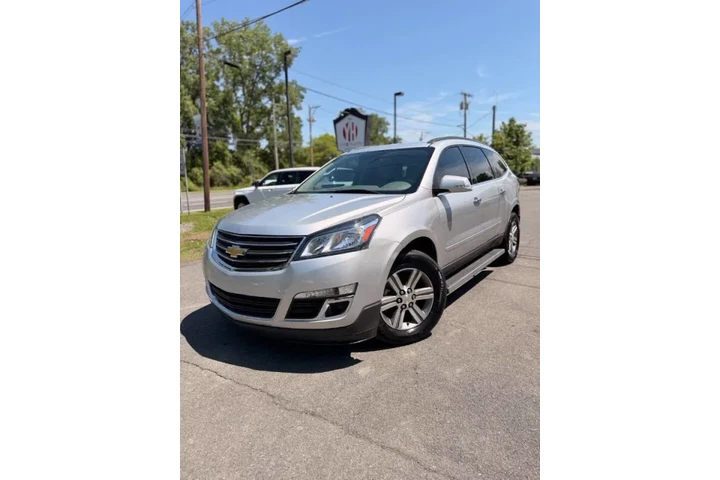 $14995 : 2016 Traverse LT image 4