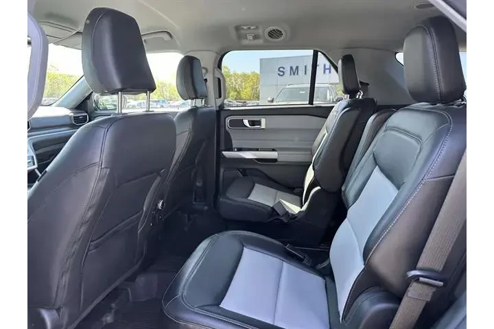 $28455 : Ford Explorer 2023 AWD XLT 4 image 10
