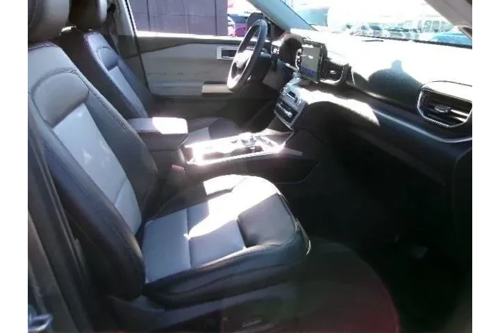 $34996 : Ford Explorer 2022 AWD XLT 4 image 4