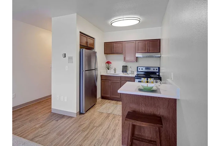 $1500 : Greatness House image 3