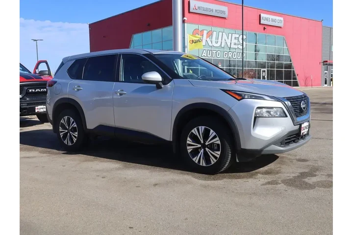 $18877 : Nissan Rogue 2023 AWD SV 4dr image 2