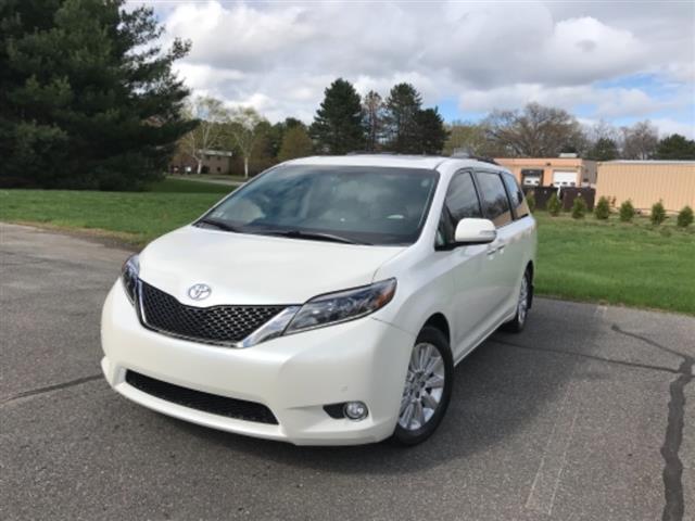 $10000 : 2014 Toyota Sienna LIMITED image 1