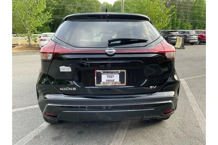 $17485 : Nissan Kicks 2023 SV 4dr Cro image 6