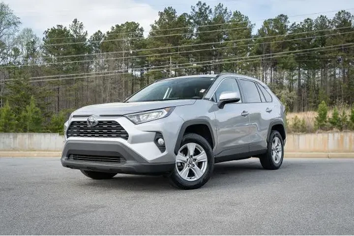$24987 : Toyota RAV4 2021 XLE 4dr SUV image 1
