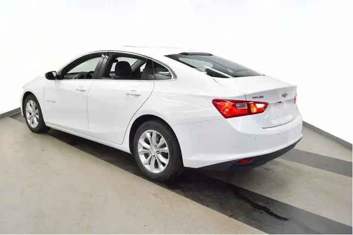 $18994 : Chevrolet Malibu 2024 LT 4dr image 2