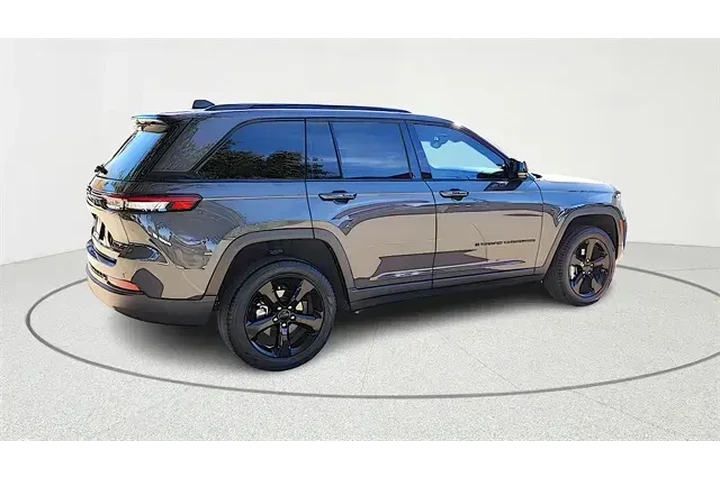 $33770 : Jeep Grand Cherokee 2024 4x4 image 8
