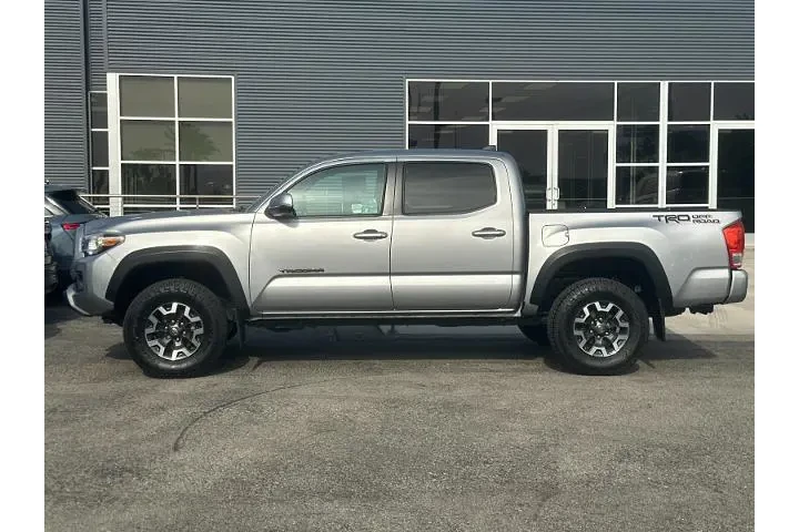 $30710 : Toyota Tacoma 2019 4x2 TRD O image 6