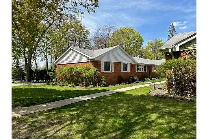 $3200 : Rent image 1