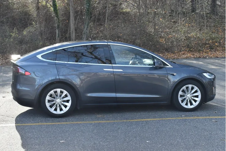 $22595 : Tesla Model X 2018 AWD 75D 4 image 10