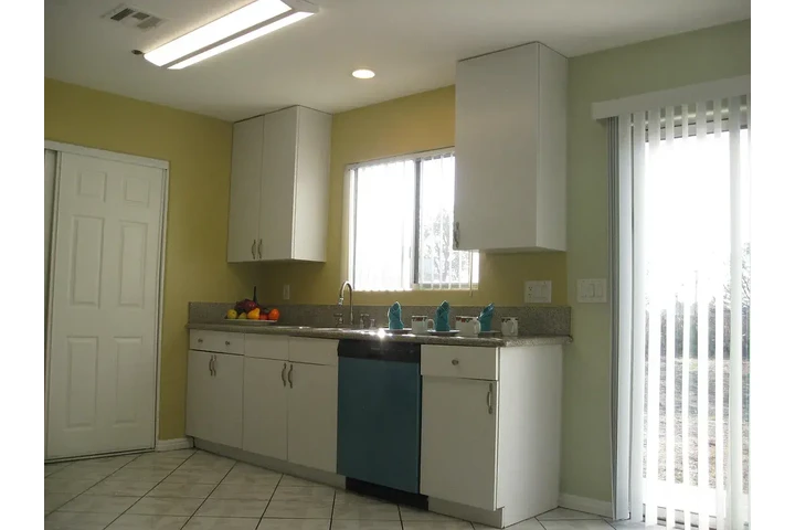 $1250 : Fontana - Renta Listo image 4