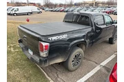$32850 : Toyota Tacoma 2022 4x4 TRD O thumbnail