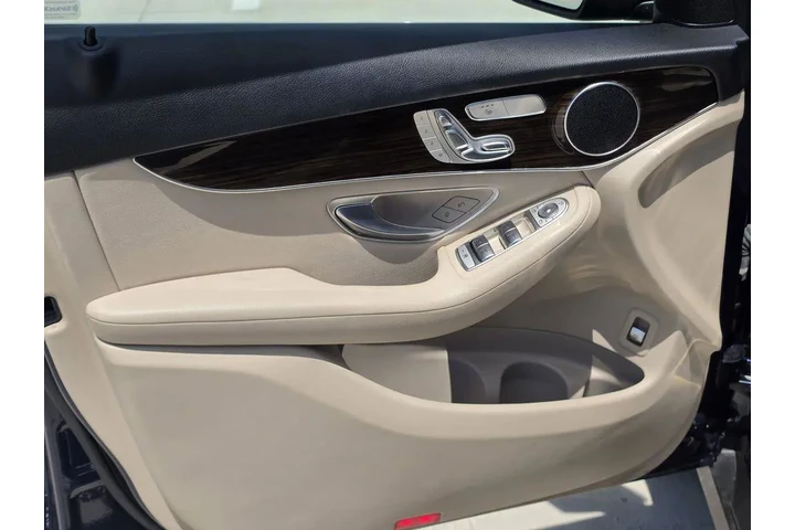 $31900 : Mercedes-Benz GLC 2022 GLC 3 image 6