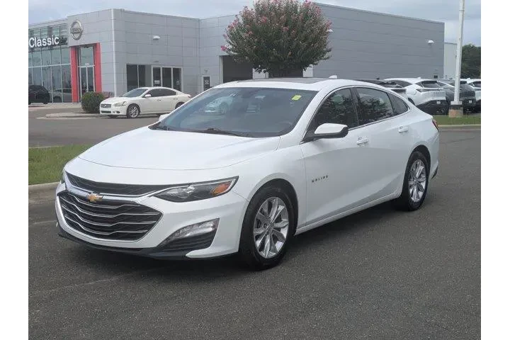 $20490 : Chevrolet Malibu 2024 LT 4dr image 1