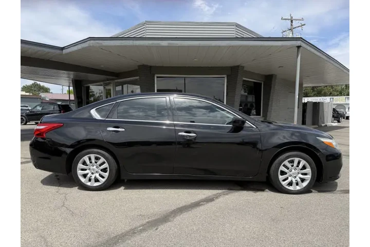 $5950 : 2016 Altima 2.5 S image 8