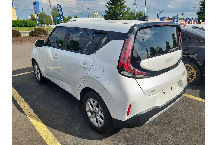 $21699 : Kia Soul 2024 S 4dr Crossove image 4