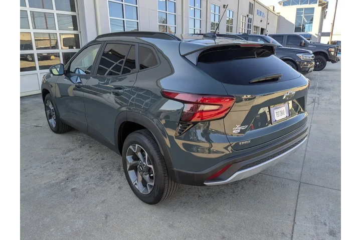 $21386 : Chevrolet Trax 2025 LT 4dr C image 5