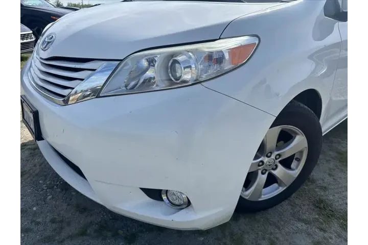 $12999 : Toyota Sienna 2017 LE 7-Pass image 8