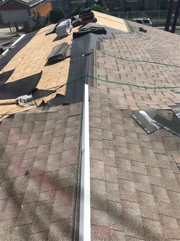 Arriaga Roofing Construction image 1