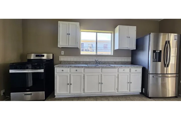 $4000 : 3 bedroom for rent image 8