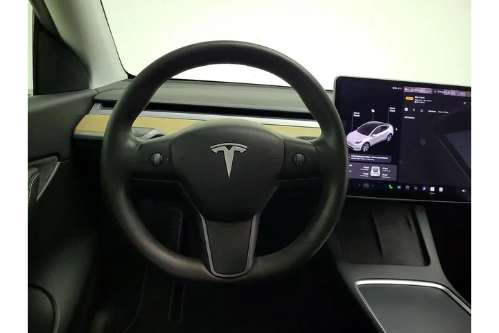 $29998 : Tesla Model Y 2022 AWD Long image 10