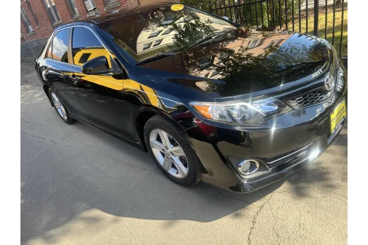 $10999 : 2014 Camry SE image 5
