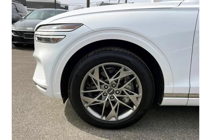 $39909 : Genesis GV70 2024 AWD 2.5T S image 8