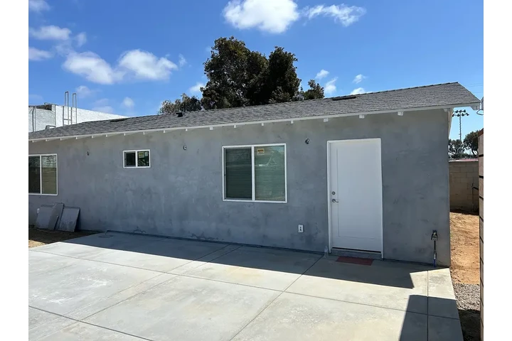 $1000 : NEW 2Bed/1Bath stainless-steel image 2