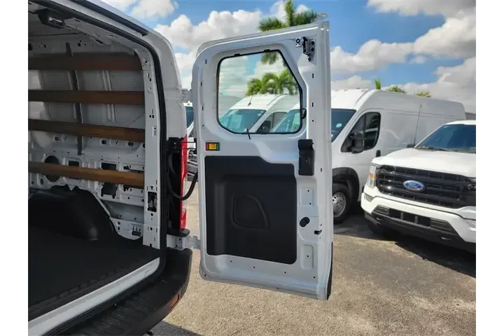 $32491 : Ford Transit 2024 250 3dr SW image 8