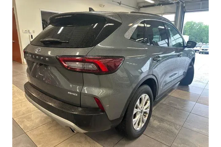 $23500 : Ford Escape 2023 AWD Active image 9