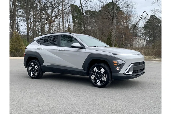 $24900 : 2025 Kona SEL image 1