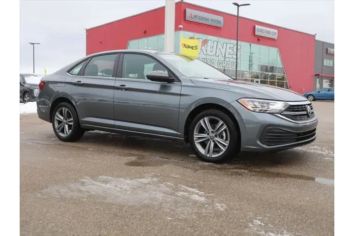 $19877 : Volkswagen Jetta 2024 SE 4dr image 2