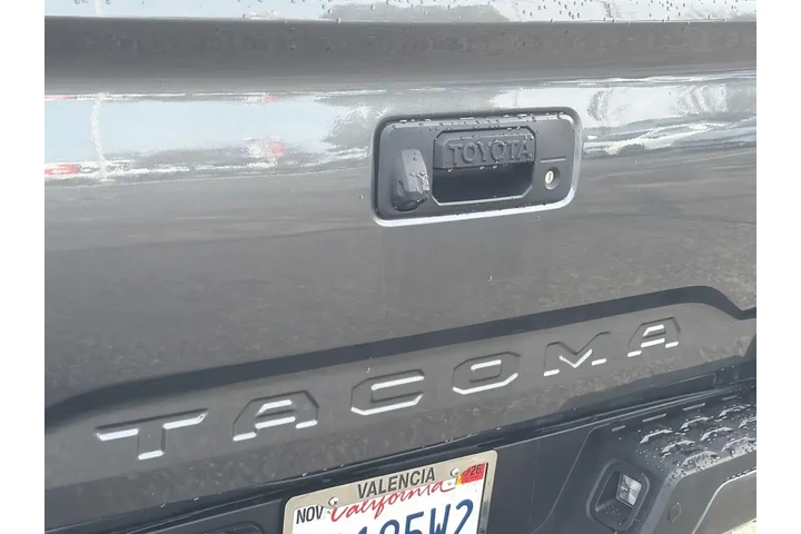 $30280 : Toyota Tacoma 2019 4x2 TRD O image 6